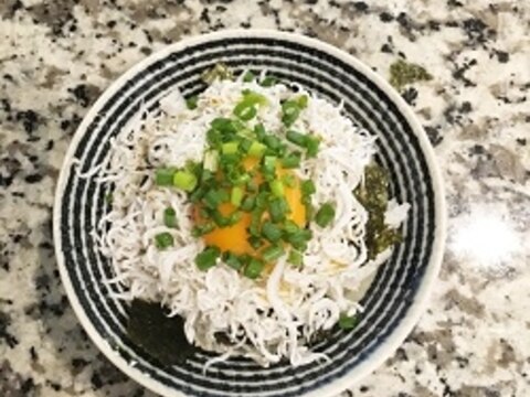 簡単！ひとりランチならしらす丼